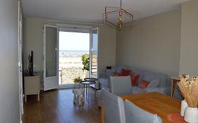 L'Estran - maison sur la digue avec vue mer